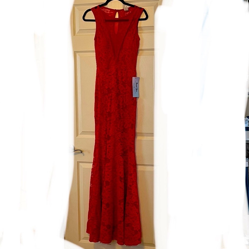 Red lace mermaid style gown. Small. New with tags